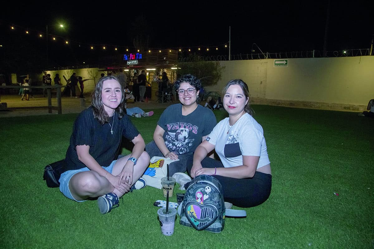 Realizan picnic bajo las estrellas