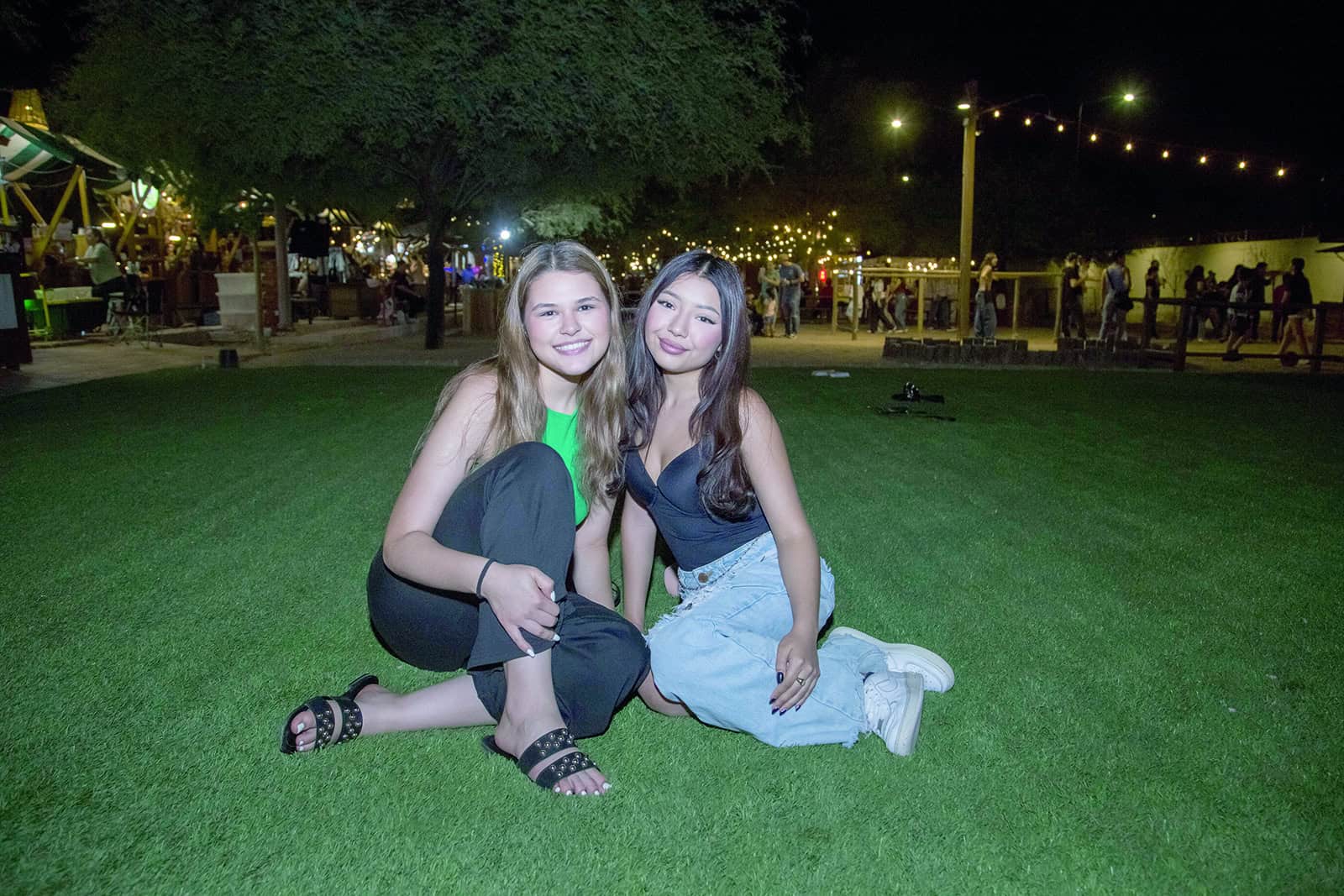 Realizan picnic bajo las estrellas