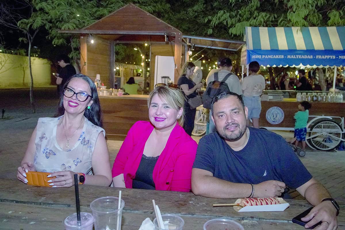 Realizan picnic bajo las estrellas