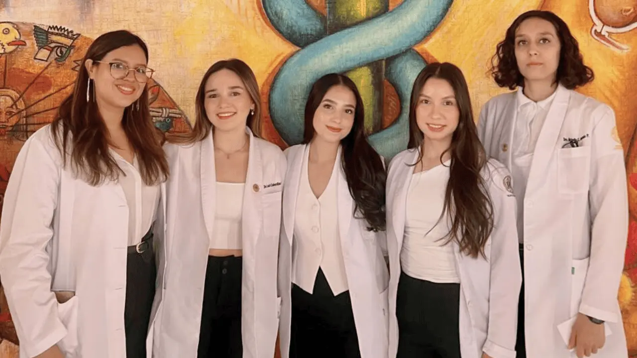Incorpora Salud Municipal a pasantes de Medicina por primera vez