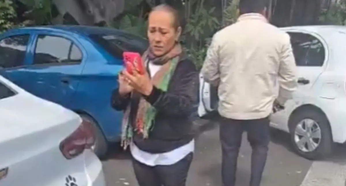 Mujer agrede a policías en la CDMX y la llaman Lady Paso Peatonal