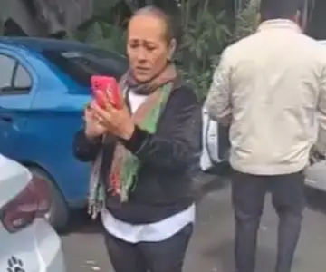 Mujer agrede a policías en la CDMX y la llaman Lady Paso Peatonal