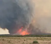 Captan tornado de fuego tras incendio forestal en Utah