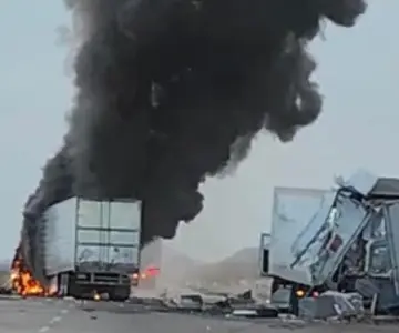 Choque entre tractocamiones deja un muerto en carretera Guaymas-Hermosillo