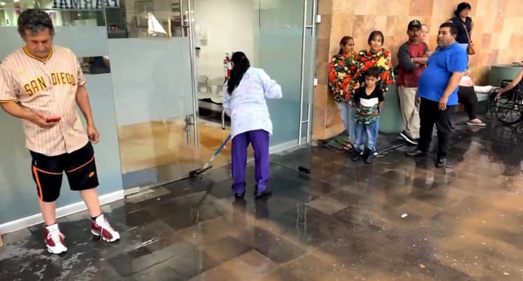 Hospital IMSS Bienestar de Nogales sigue operando pese a inundaciones