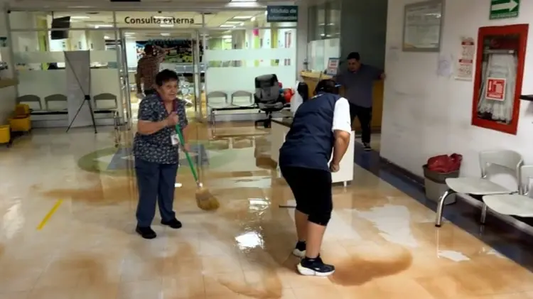 Hospital IMSS Bienestar de Nogales sigue operando pese a inundaciones