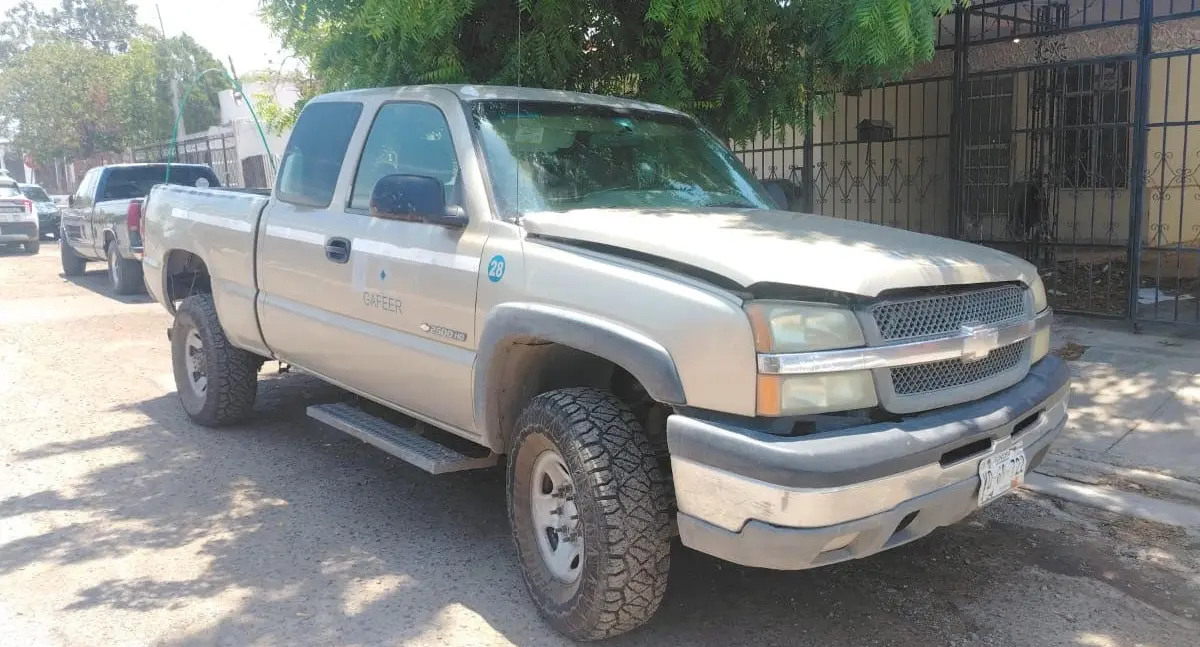 Recuperan pick-up robada en la colonia Ley 57
