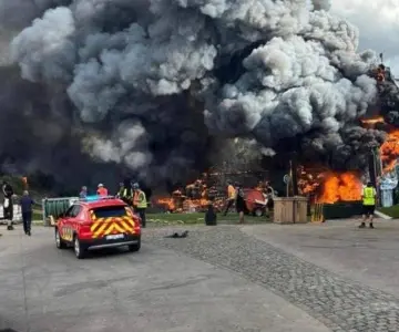 Incendio consume escenario principal de Tomorrowland 2025