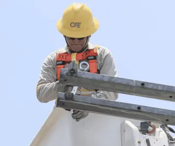 Reportan constantes bajones de luz en colonias de Hermosillo
