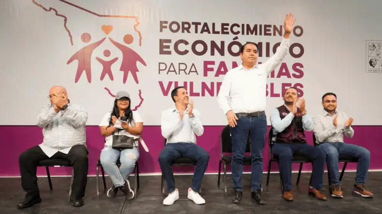Aguilar Castillo estuvo en Hermosillo en la entrega de apoyos. (Foto: Especial/Cortesía)