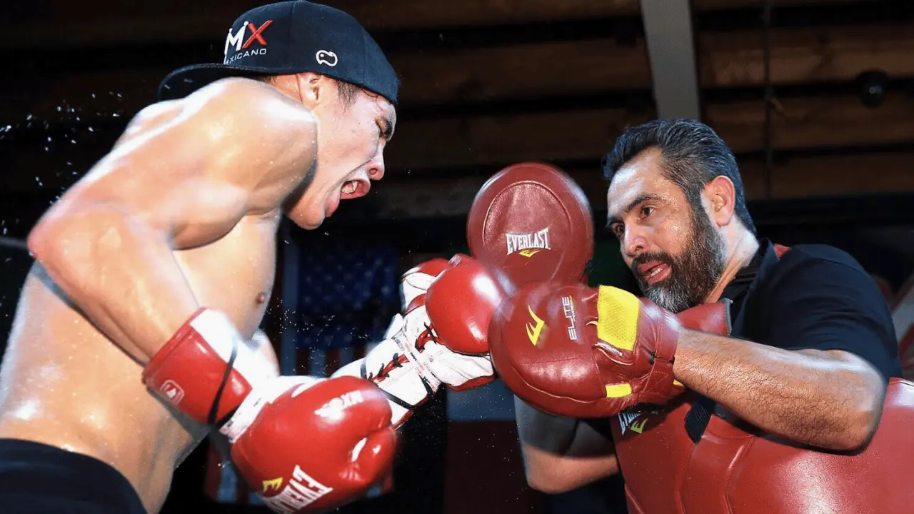 Óscar Valdez deja al Canelo Team y regresa con Manny Robles