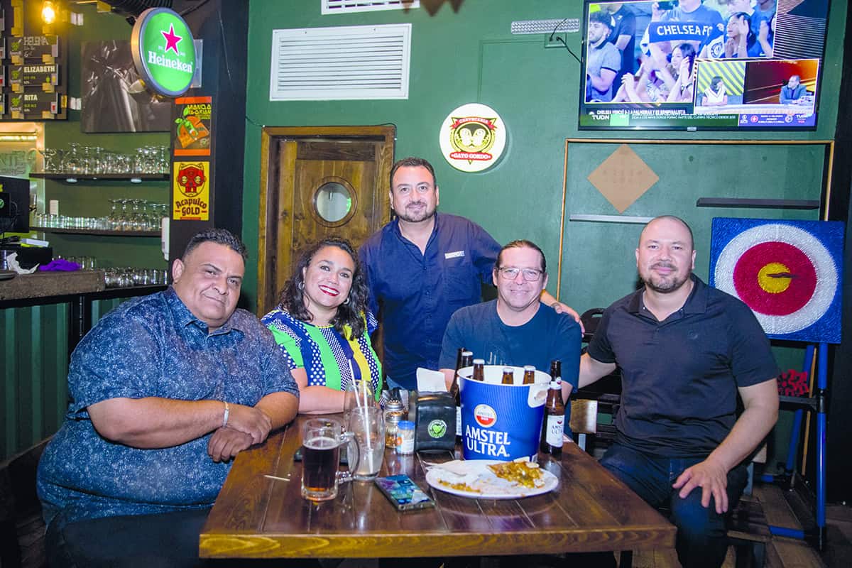 Reconocen el esfuerzo con aplausos y comida