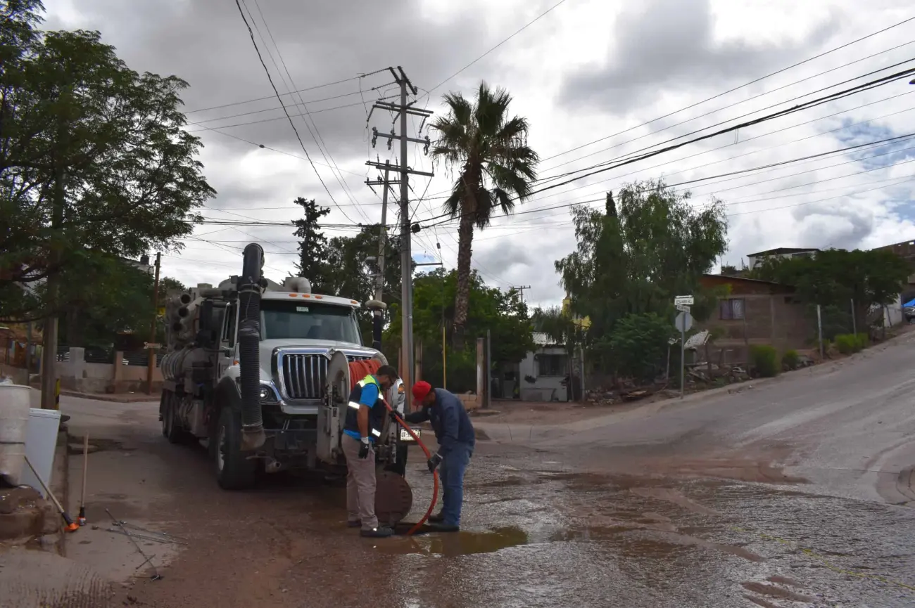 Durante las lluvias Oomapas de Nogales atendió 32 fugas de aguas negras