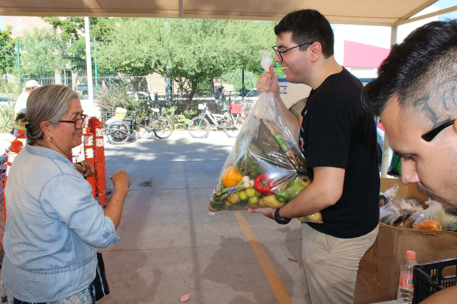 El Banco Alimentario lleva paquetes de ayuda a 30 colonias de Hermosillo