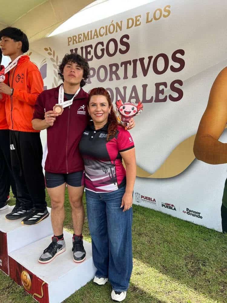 Velocista de Empalme gana dos medallas de bronce en competencia de CONADE