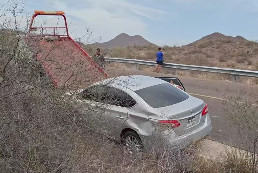 Una persona resultó herida en volcamiento en la carretera al Delfinario