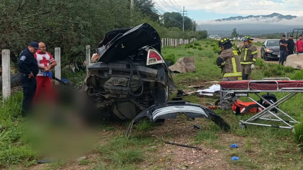 Mueren 3 hombres y una mujer resulta lesionada en carretera 15
