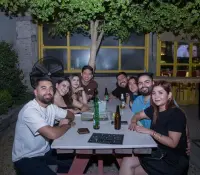 Viven una noche llena de vida