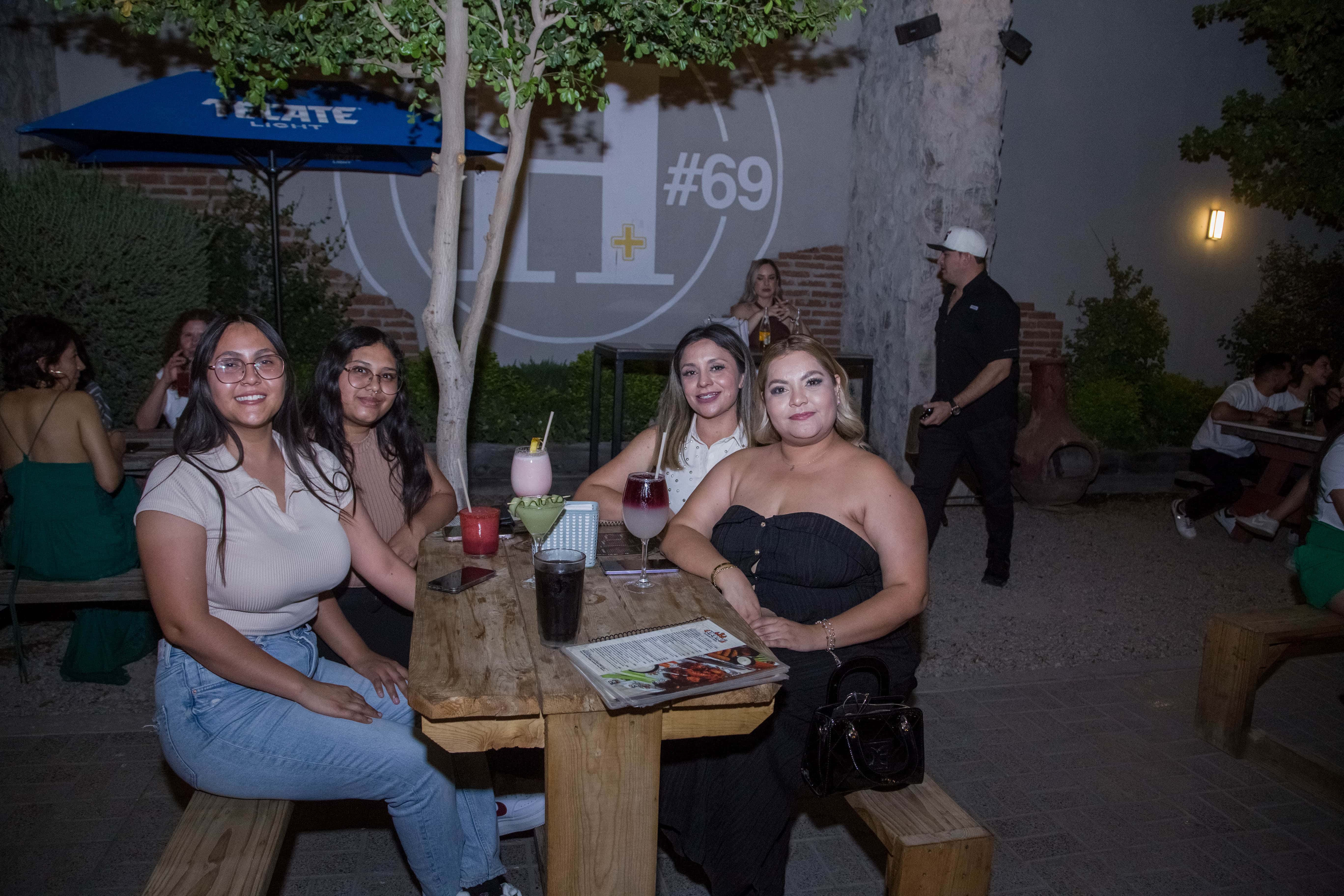 Viven una noche llena de vida