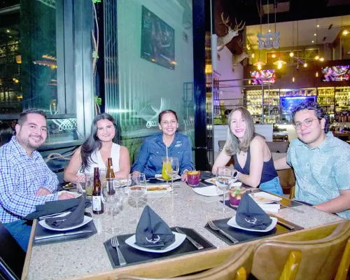 Comen platillo típico de Sonora