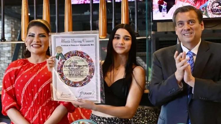 Camila Zamorano junto a Valles y Sulaimán. (Foto: Cortesía / EXPRESO)