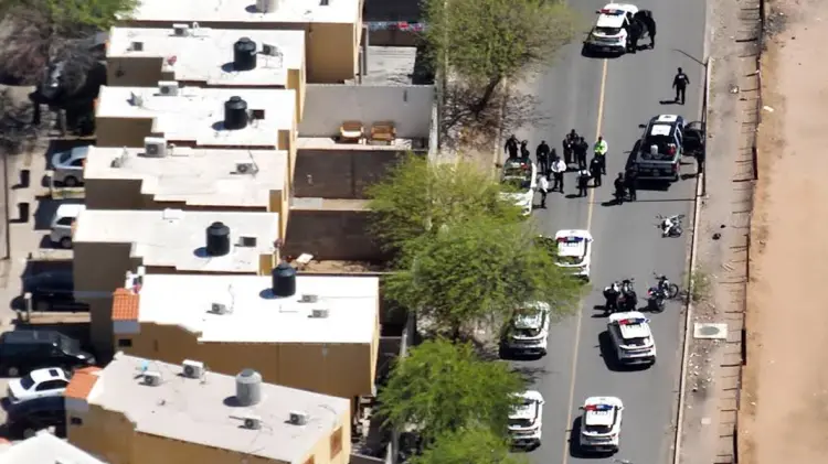 Motociclistas armados detenidos tras agresión en Hermosillo. (Foto: Especial / EXPRESO)