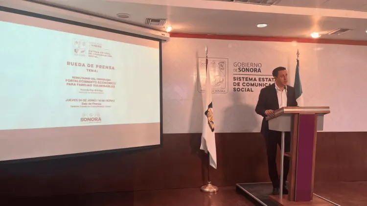 Fernando Rojo de la Vega en rueda de prensa. (Foto: Fátima Parra/EXPRESO)