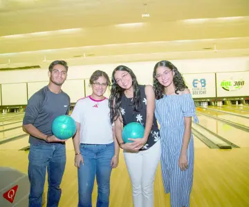 Se van a jugar a los bolos