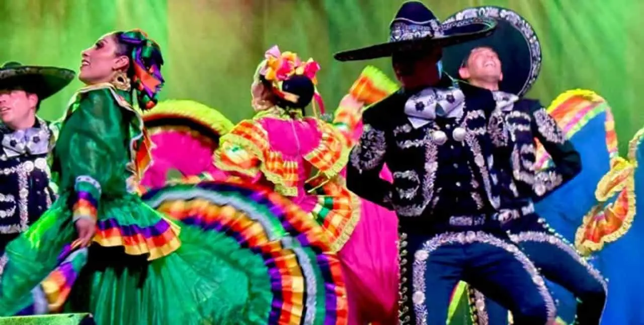 Celebran cultura mexicana en exitoso evento en Varsovia