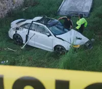 Un conductor pierde la vida en volcamiento en San Carlos