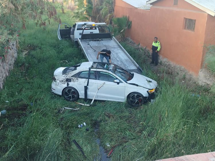 Un conductor pierde la vida en volcamiento en San Carlos