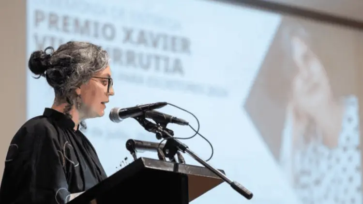 La escritora compartió que la idea nació de una nota publicada en medios y de su familia