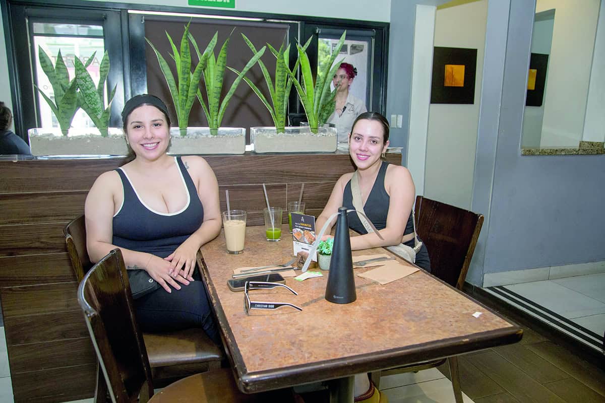 Saborean la vida con amigos en Café 57