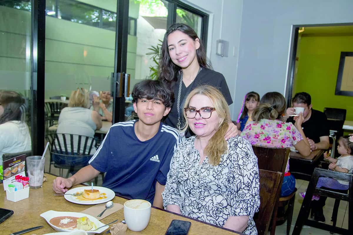 Saborean la vida con amigos en Café 57