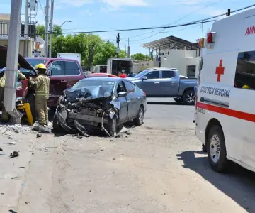 Hombre resulta lesionado tras choque en la colonia Ley 57
