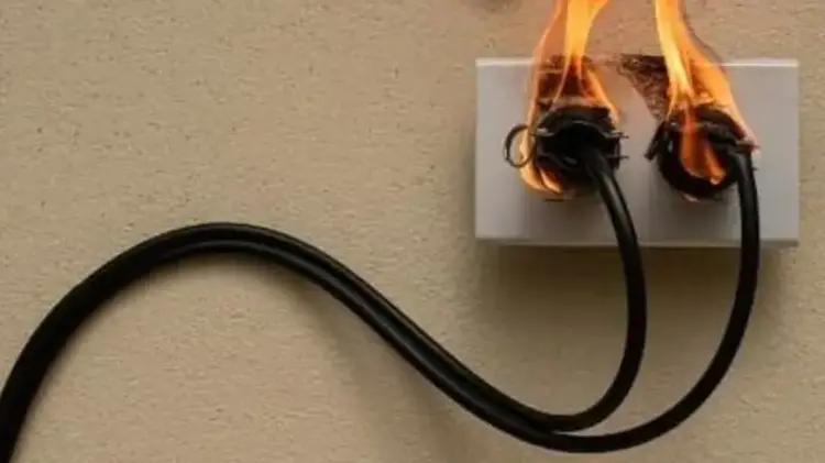 Puedes reclamar a la CFE por daños en aparatos eléctricos. (Foto: Especial / EXPRESO)