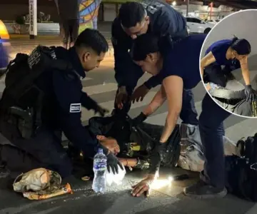 Salvan a hombre que presentaba convulsiones en vía pública de Nogales