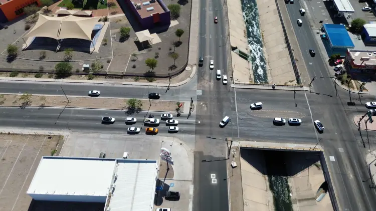 Reabren circulación en cruce Río Sonora y Las Quintas. (Foto: Jesús Ballesteros / EXPRESO)