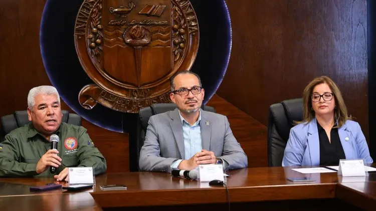 Rueda de prensa en Rectoría. (Foto: Cristian Ruiz / EXPRESO)