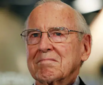 Fallece James Lovell, comandante del histórico Apollo 13, a los 97 años