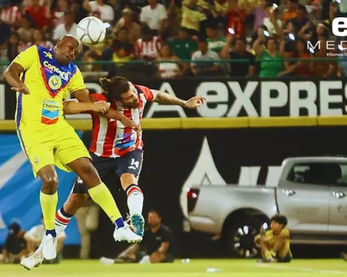 Leyendas del Club América se imponen ante Leyendas de Chivas