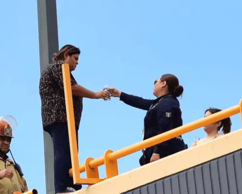 Le hicieron honor al nombre del boulevard y se solidarizaron con una mujer