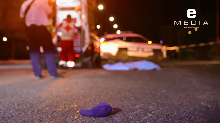 El hombre intentaba cruzar el bulevar la noche del domingo. (Foto: Cristian Ruiz/EXPRESO)