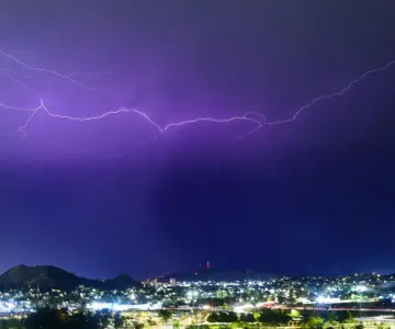 Pronostican tormentas eléctricas y calor extremo para Sonora este martes