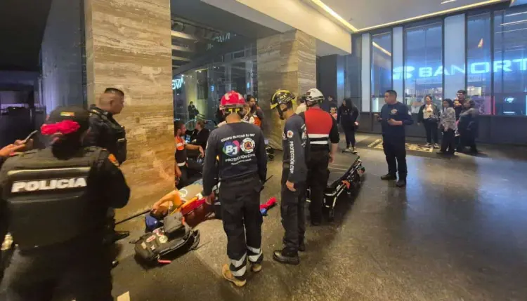 Desplome de elevador en Plaza Mítikah de CDMX deja dos personas lesionadas