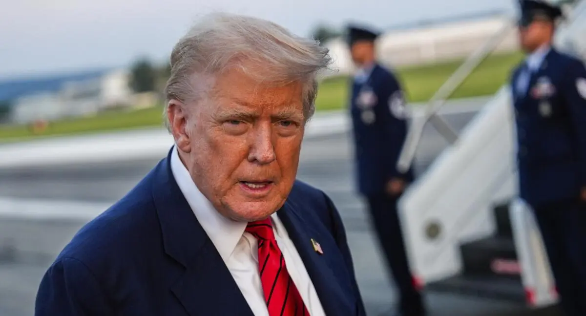 Corte de EU permite a Trump frenar pagos de asistencia exterior