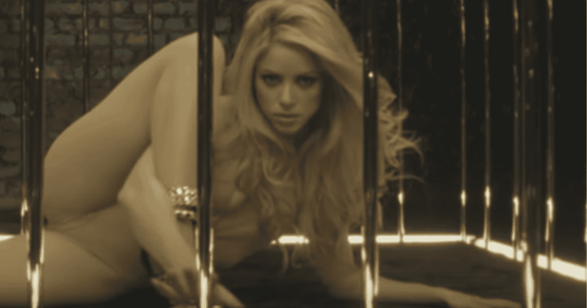 ¿Shakira de los 90s con pelo oscuro o rubia cantando inglés?