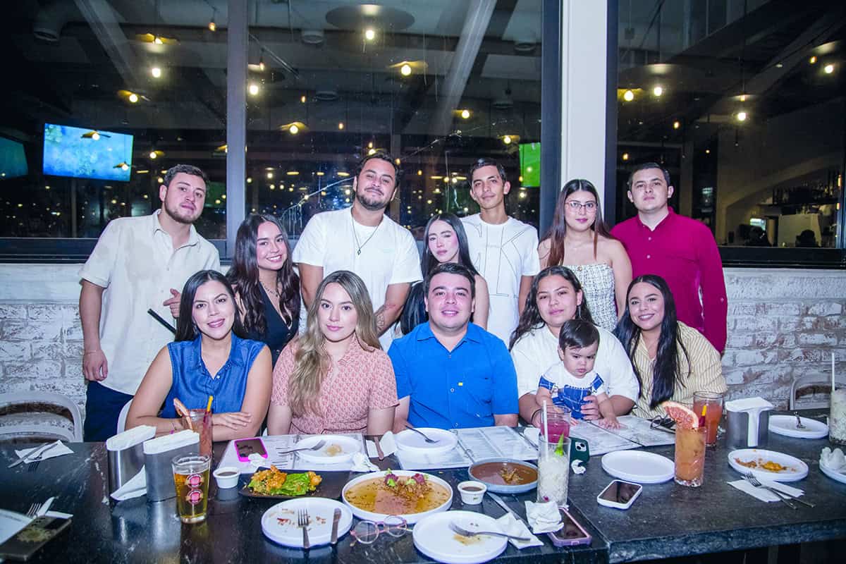 Brindando con entusiasmo