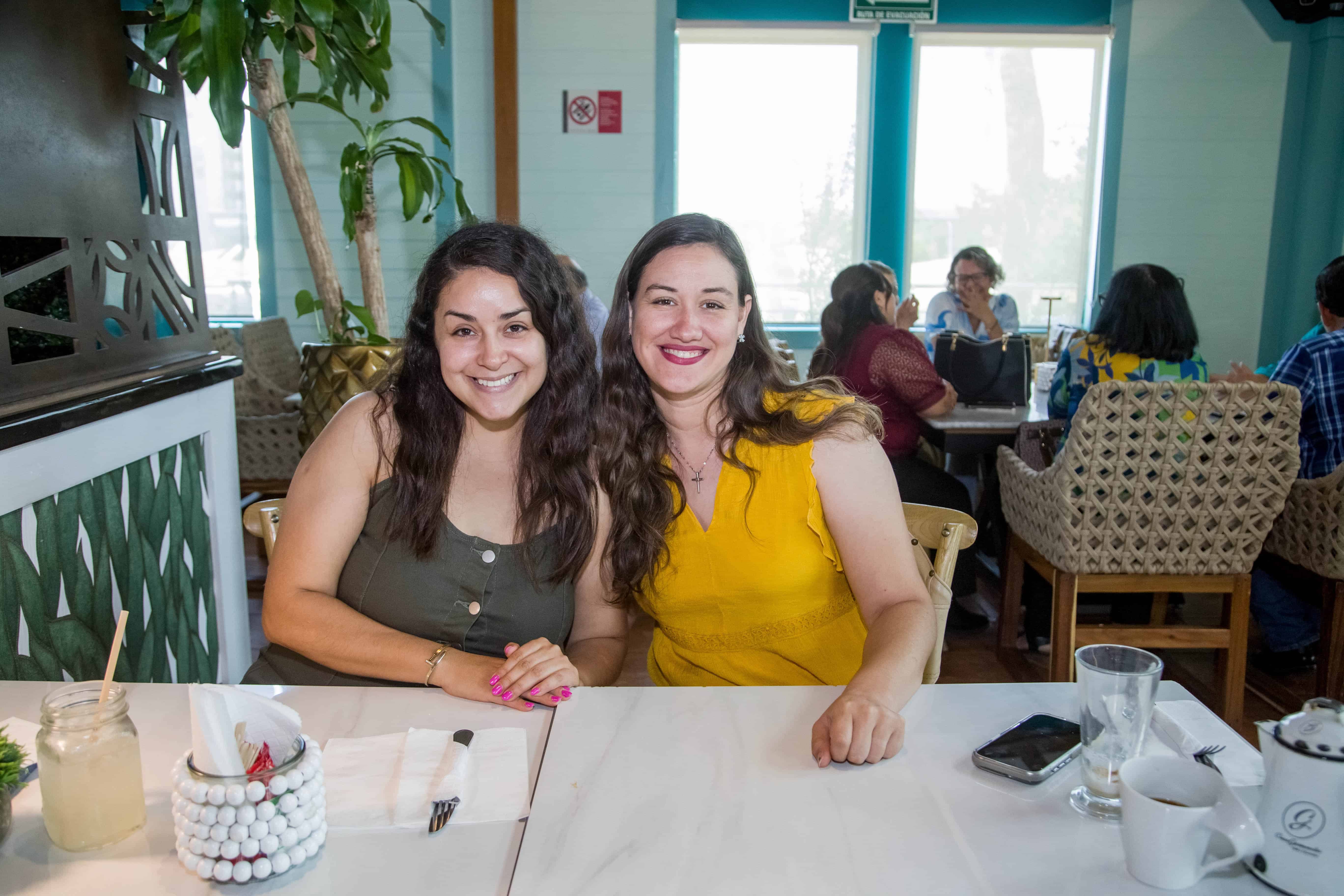 Reunidos y felices