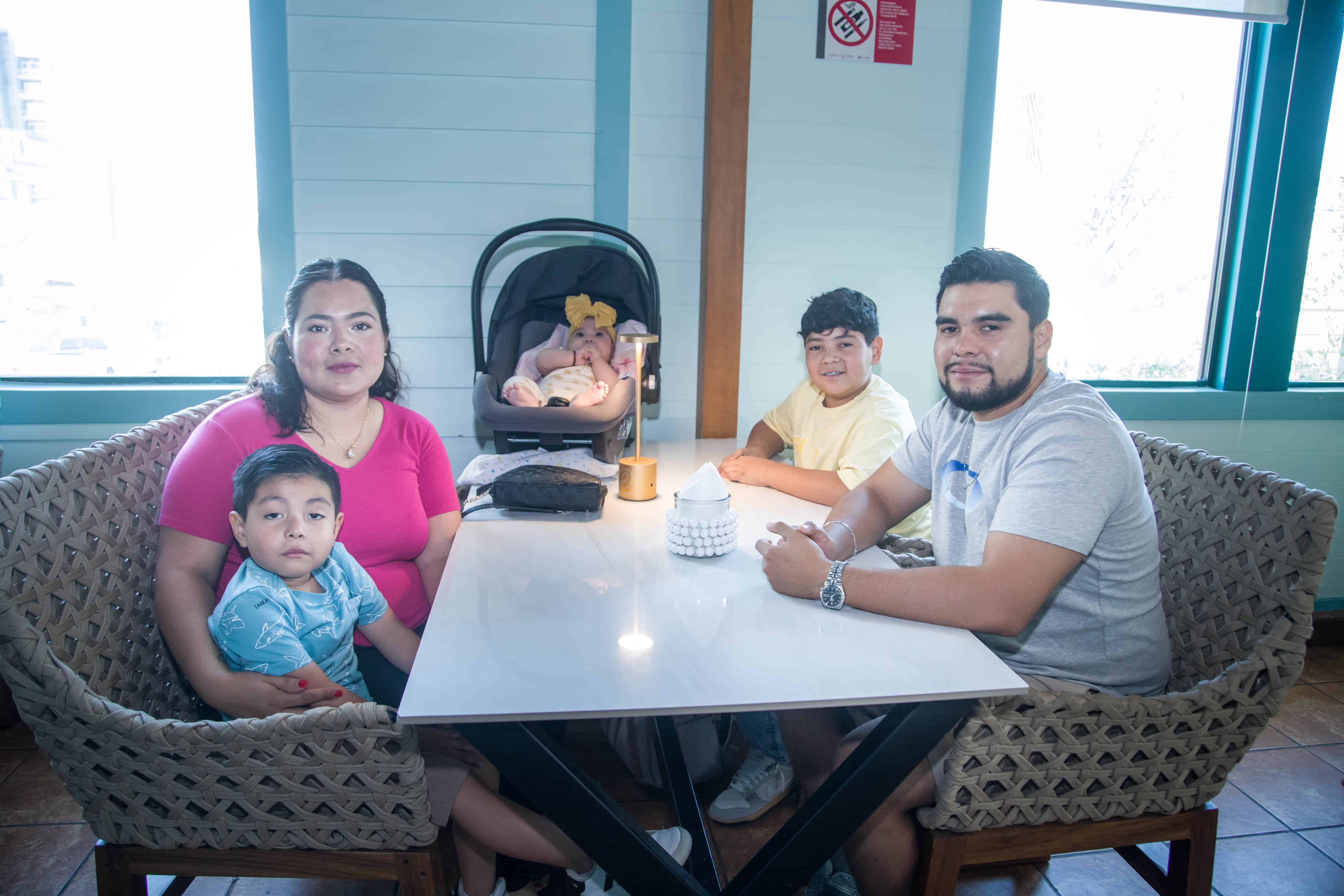 Reunidos y felices